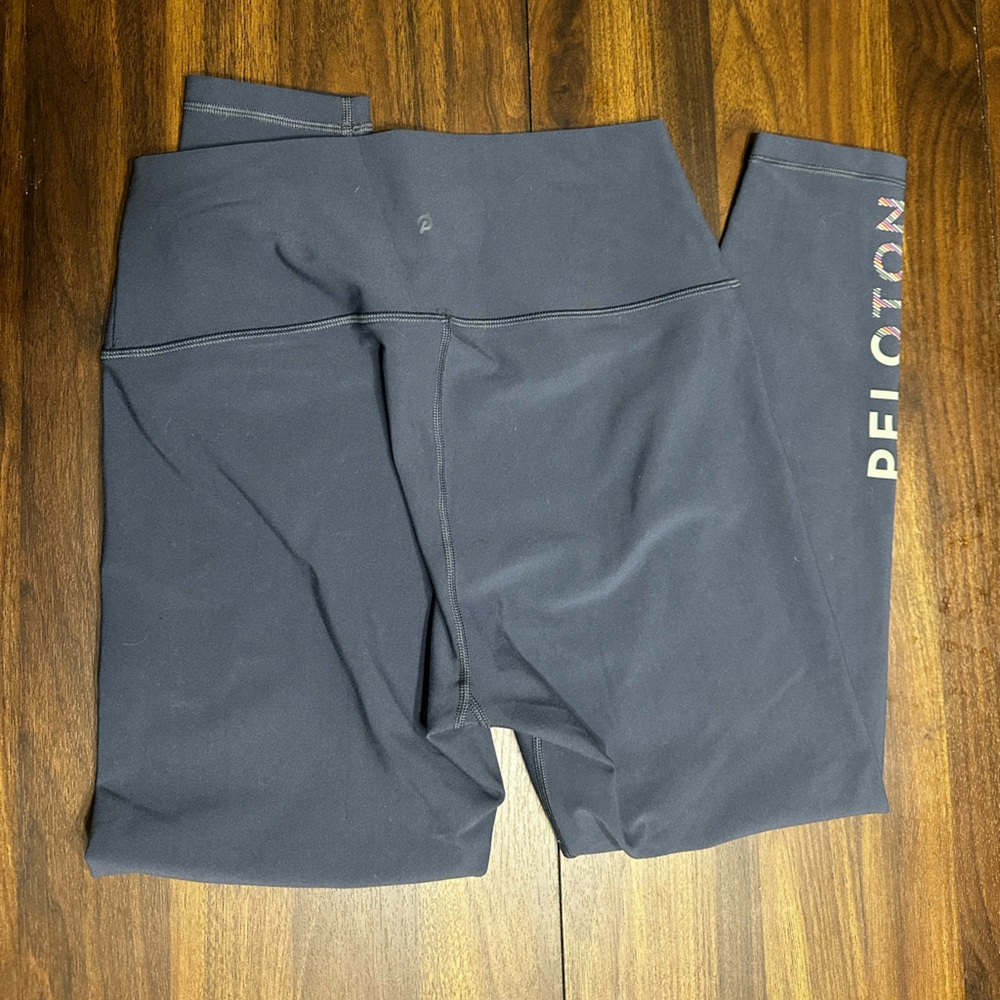 PELOTON Cadence Legging (Blue) - 2021
Summer Collection